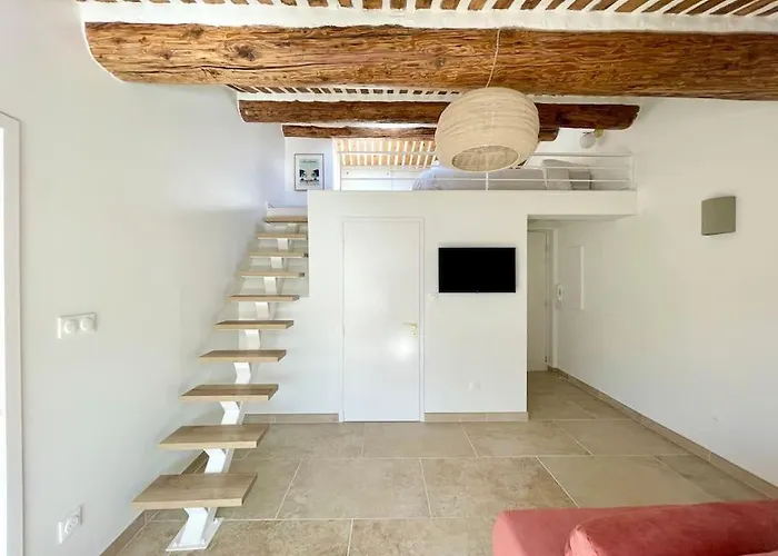 Magnifique Appartement + Terrasse Au Coeur D\'Aix
