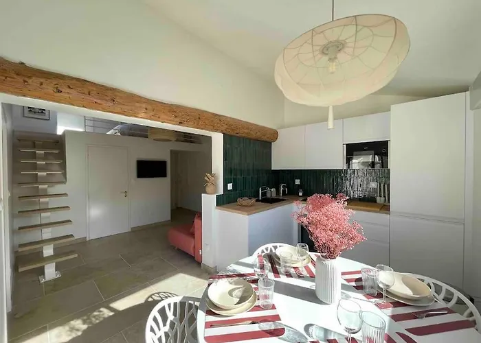Magnifique Appartement + Terrasse Au Coeur D\'Aix